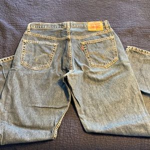 Like new Mens Levi 505 jeans.